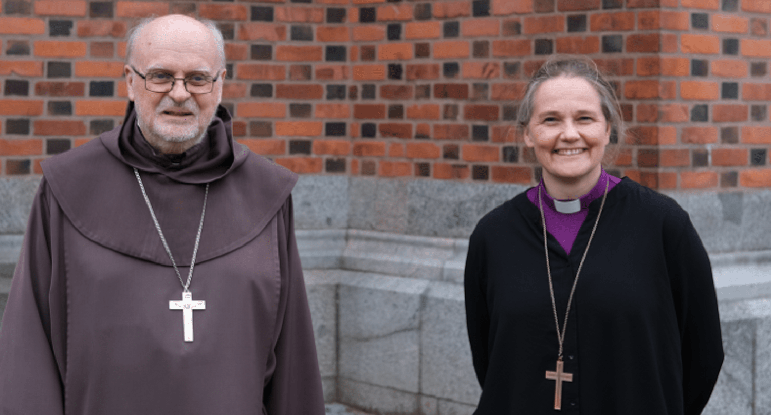 Anders%20Arborelius%2C%20bispo%20cat%C3%B3lico%20de%20Estocolmo%2C%20e%20Karin%20Johannesson%2C%20bispa%20da%20Igreja%20Luterana%20Sueca.%20Fonte%3A%20vaticannews