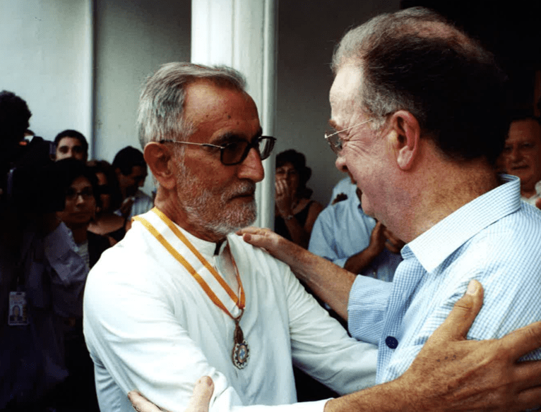 P.%20Jo%C3%A3o%20Felgueiras%20foi%20distinguido%20pelo%20ent%C3%A3o%20Presidente%20da%20Rep%C3%BAblica%2C%20Jorge%20Sampaio