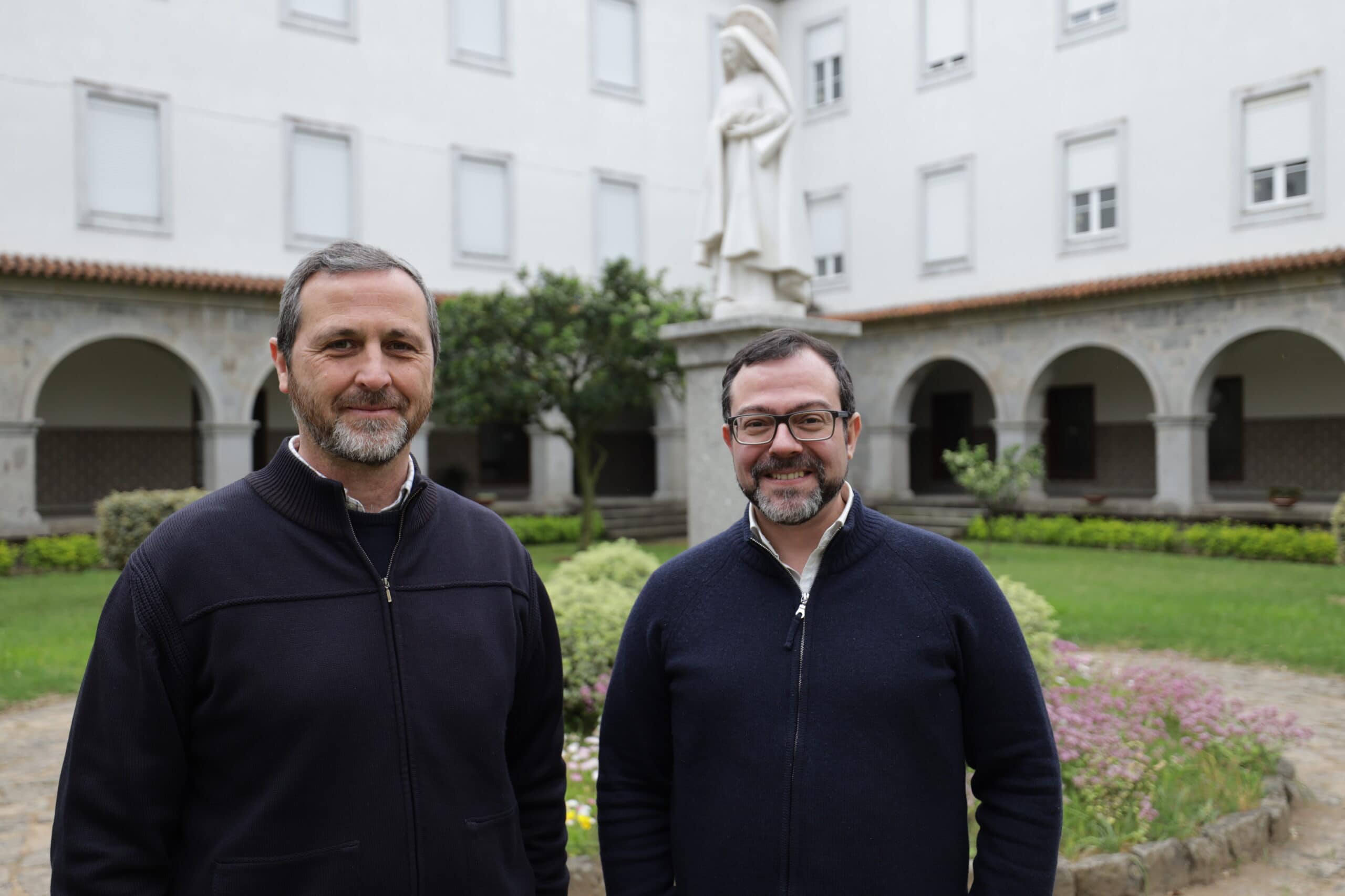 P.%20Ant%C3%B3nio%20Val%C3%A9rio%20(%C3%A0%20direita)%20foi%20eleito%20Procurador%20dos%20Jesu%C3%ADtas%20Portugueses%20e%20o%20P.%20Miguel%20Gon%C3%A7alves%20Ferreira%20(%C3%A0%20esquerda)%20como%20seu%20substituto.
