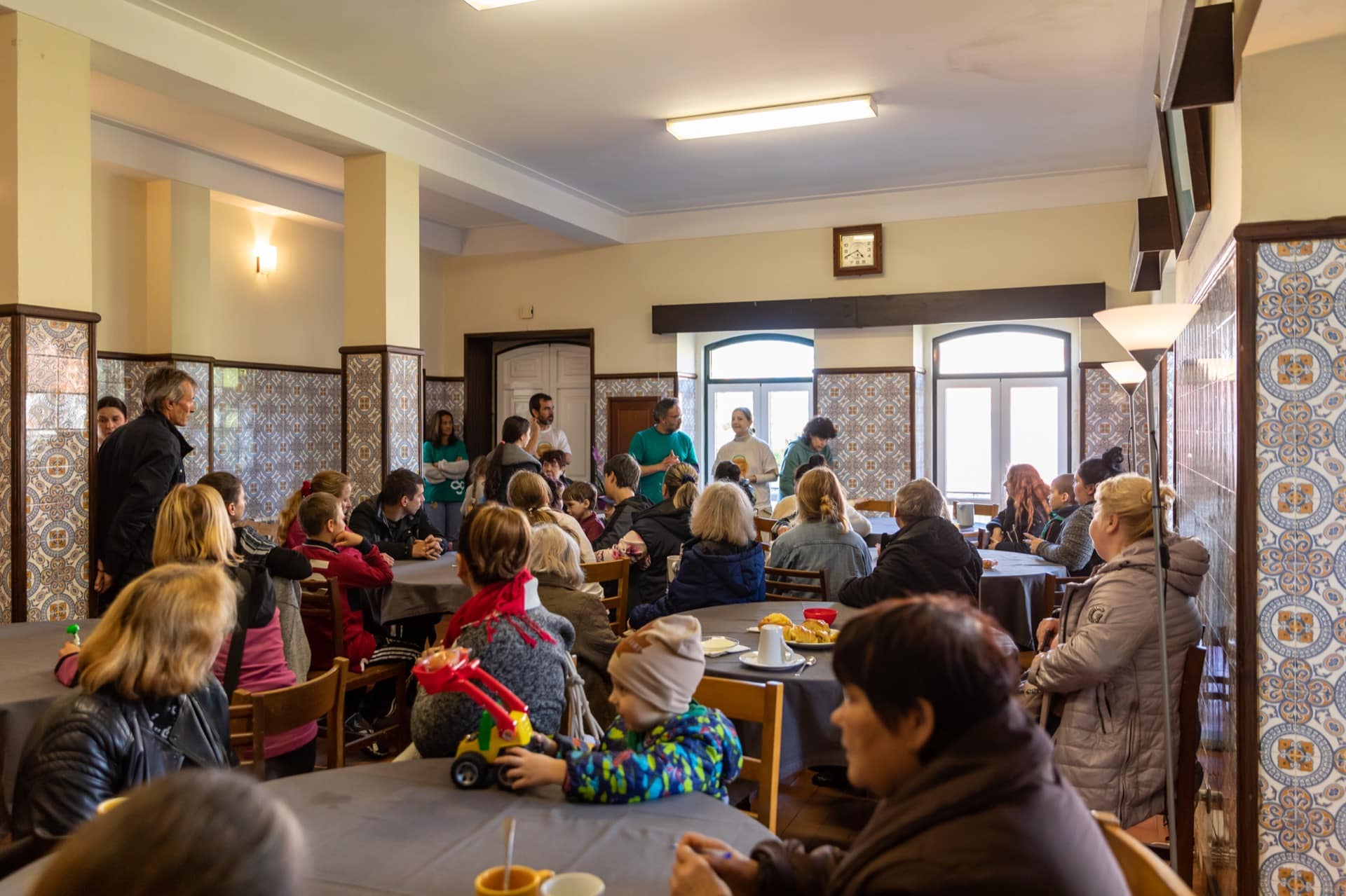Casa%20de%20Esposende%20j%C3%A1%20recebeu%20grupo%20de%2037%20pessoas%2C%20algumas%20das%20quais%20j%C3%A1%20foram%20encaminhadas%20para%20junto%20de%20familiares%20e%20amigos.