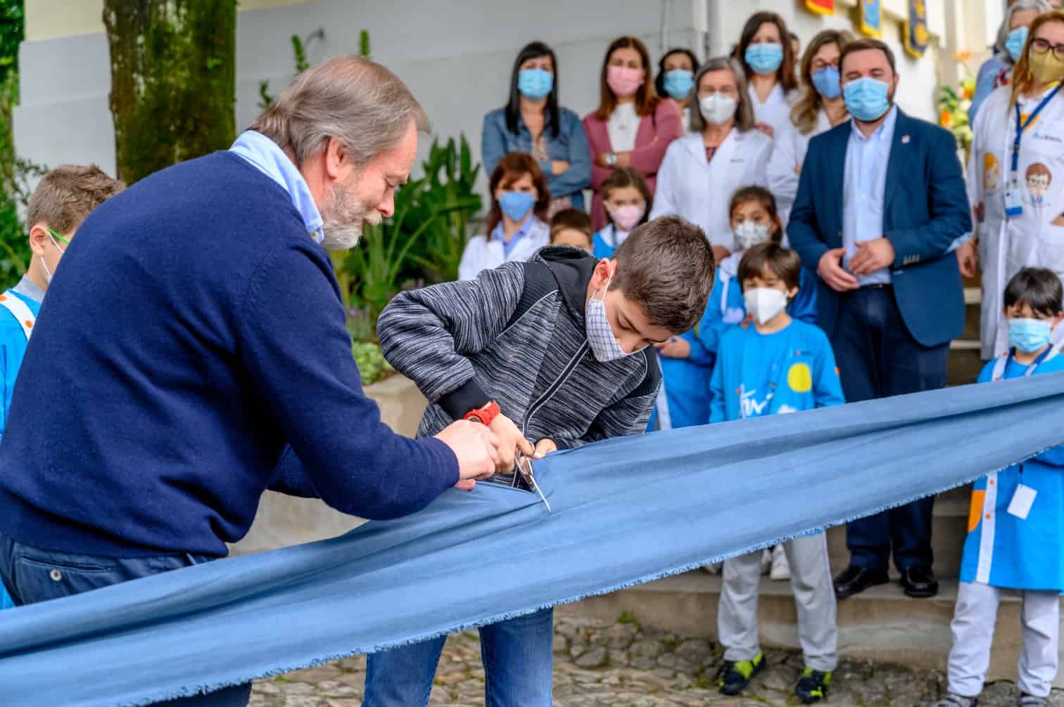 Inaugura%C3%A7%C3%A3o%20oficial%20com%20o%20diretor%20geral%20do%20Col%C3%A9gio%20das%20Caldinhas%2C%20o%20P.%20Carlos%20Carneiro%2C%20SJ